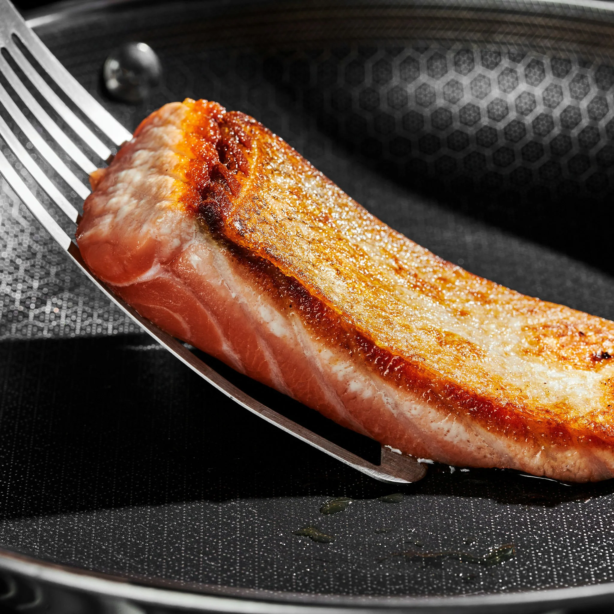 Hybrid Deep Sauté Pan with Lid, 3.3-Qt - Image 7