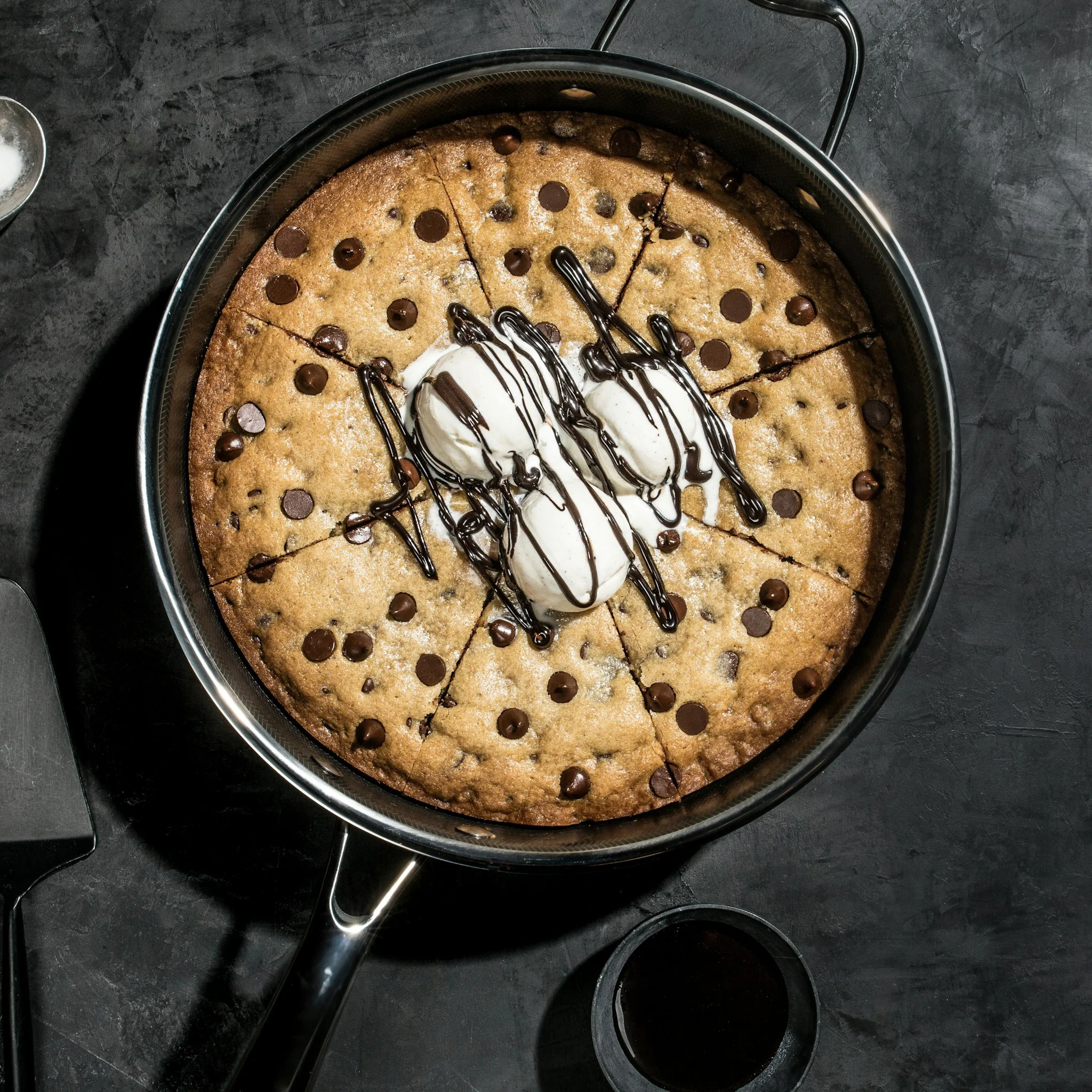 Hybrid Deep Sauté Pan with Lid, 3.3-Qt - Image 8
